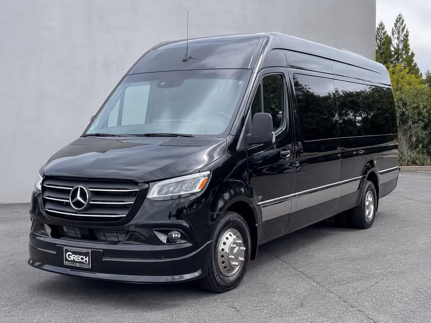 book the perfect ride for your next wine tour 1