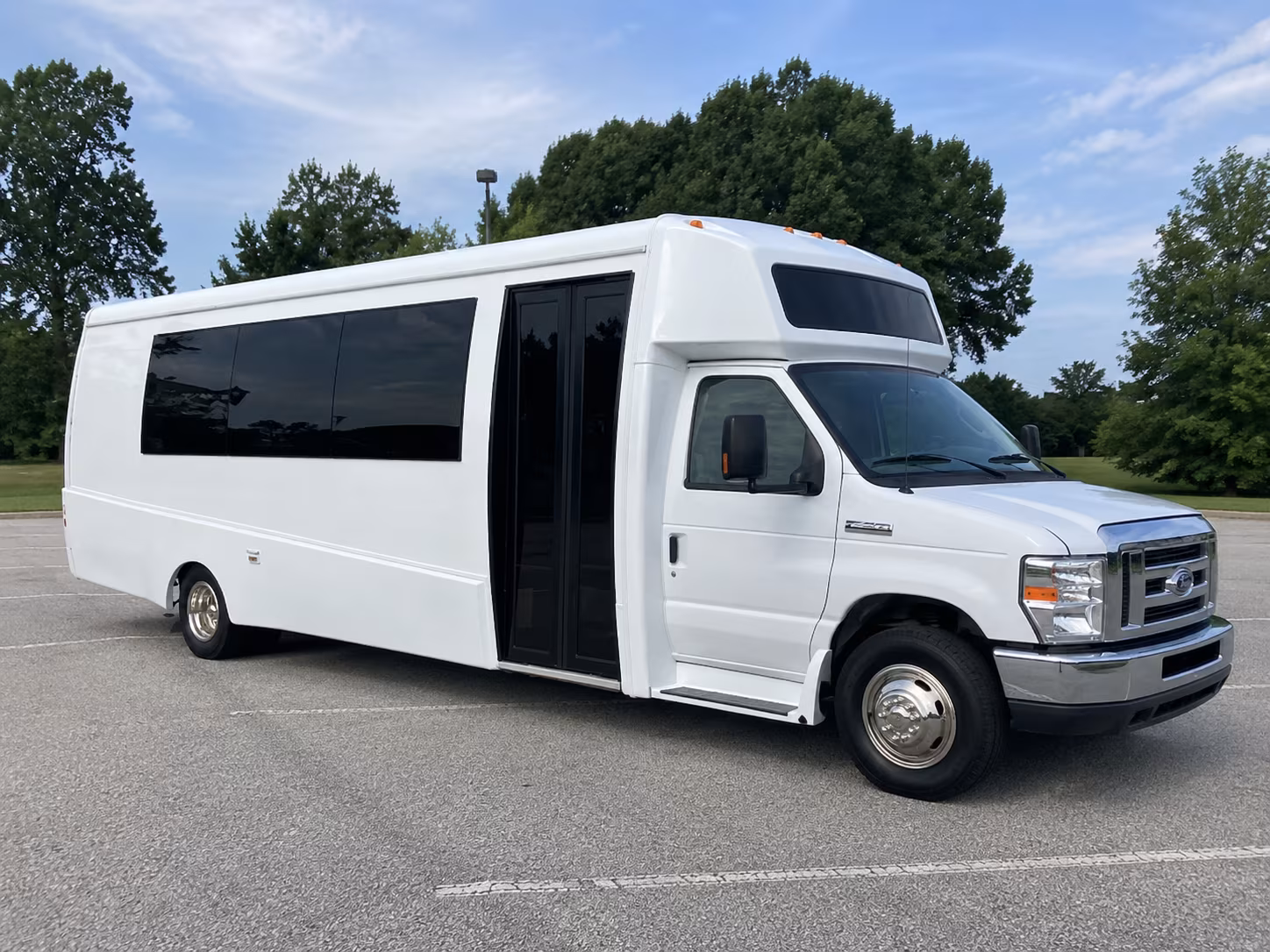 new haven 18 passenger party bus