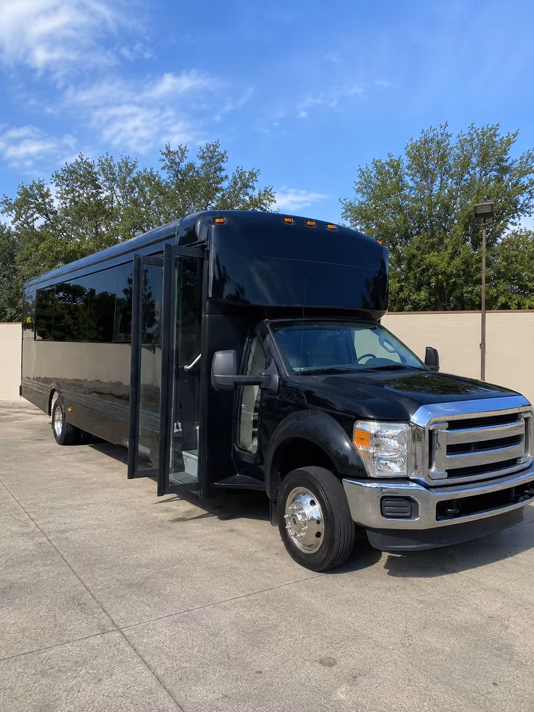 new haven 20 passenger party bus