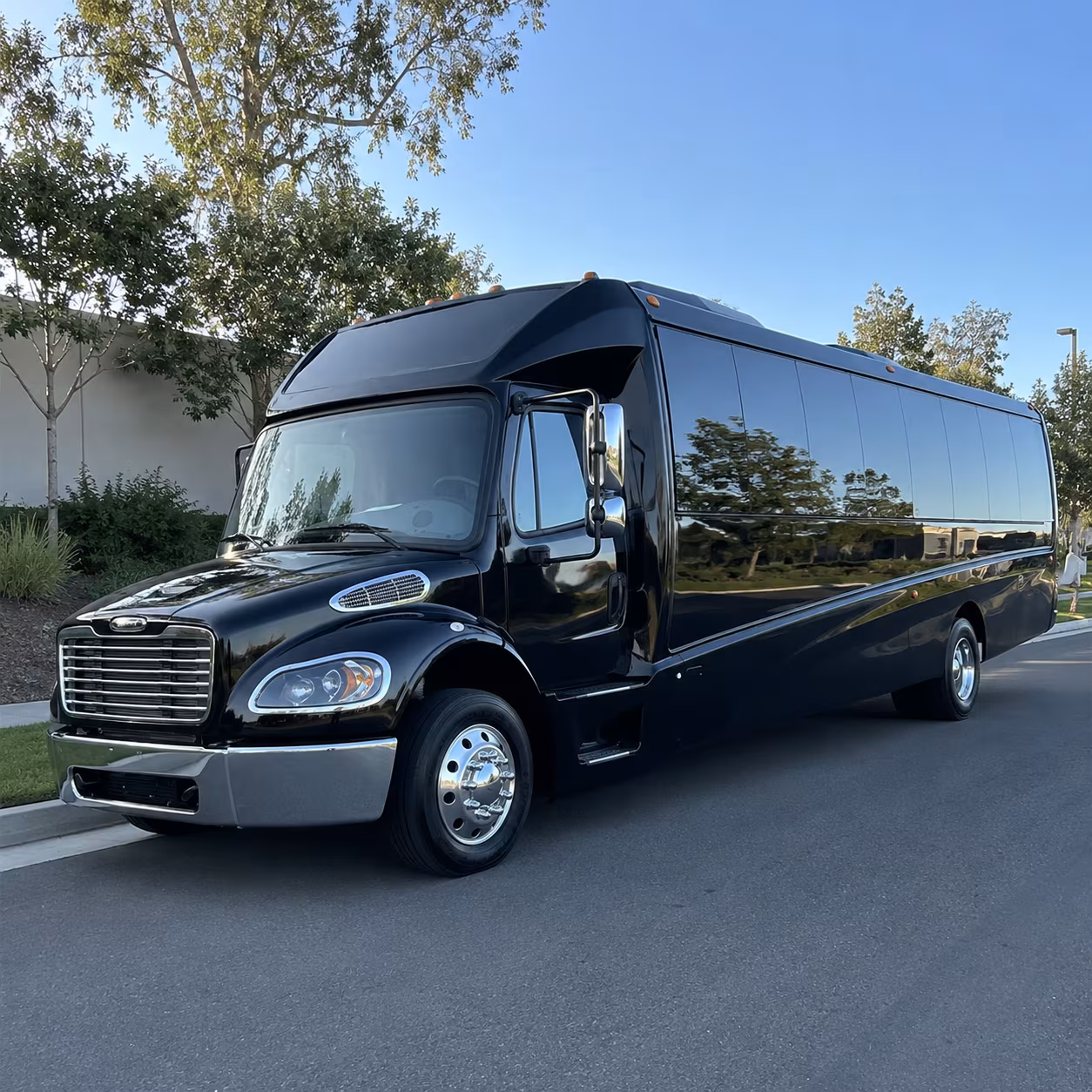 new haven 25 passenger minibus